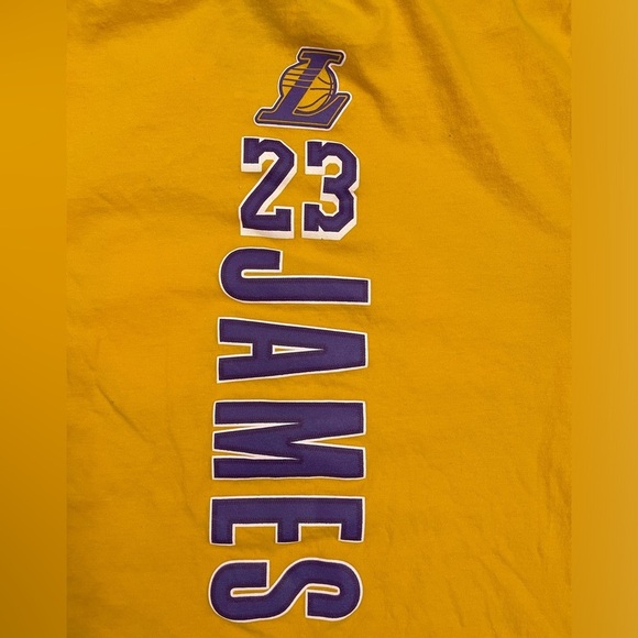 Los Angeles Lakers Lebron James #23 T-shirt size small - Picture 5 of 5